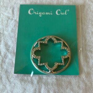 Origami Owl: Medium Silver Tone Twisting Locket Base